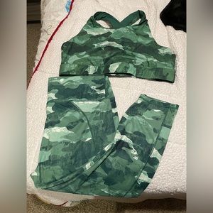 No-Bounce Sports Bra and Define PowerHold° High-Waisted 7/8 Legging